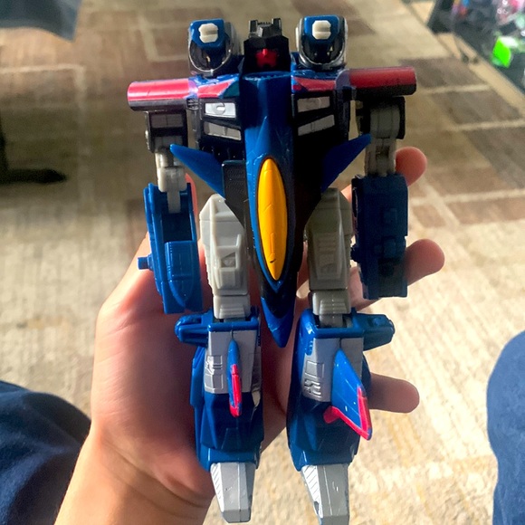 Selling a starscream transformers toy collector's item - Picture 1 of 1